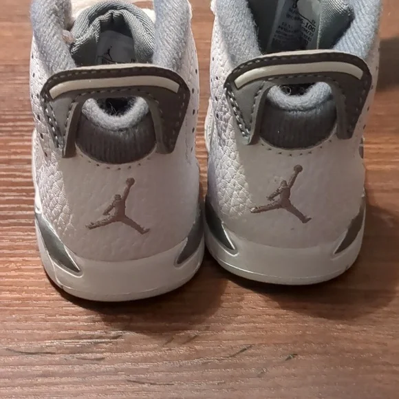Jordan retro infant shoes size 2c grey n white retro - Picture 2 of 9